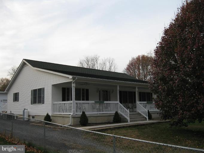 1016 Beach Road Essex, MD 21221 - Photo 4 of 23 Exterior #3