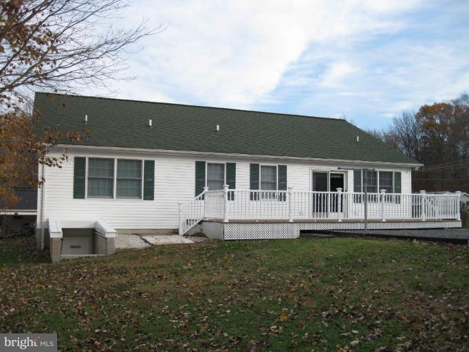 1016 Beach Road Essex, MD 21221 - Photo 7 of 23 Exterior (Rear)