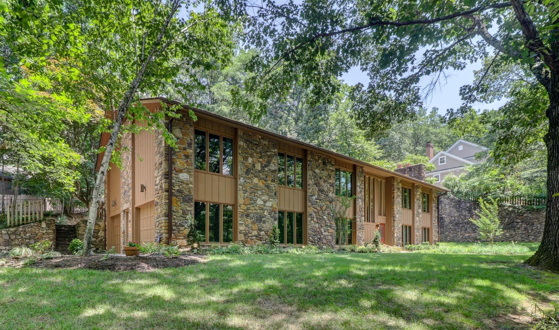 5171 Remington Road Roanoke, VA 24018 - Photo 1 of 27 001-280799-IMG_0587_88_89_90_91_6656251