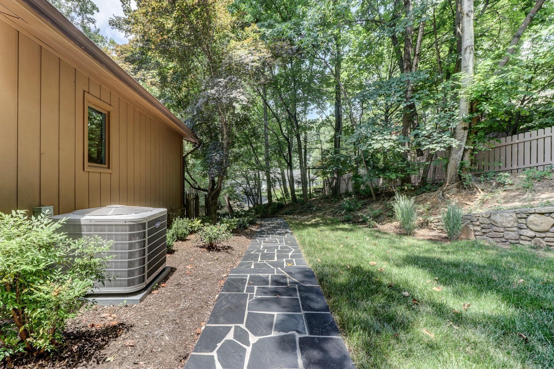 5171 Remington Road Roanoke, VA 24018 - Photo 8 of 27 018-280799-IMG_0397_398_399_400_401_6656