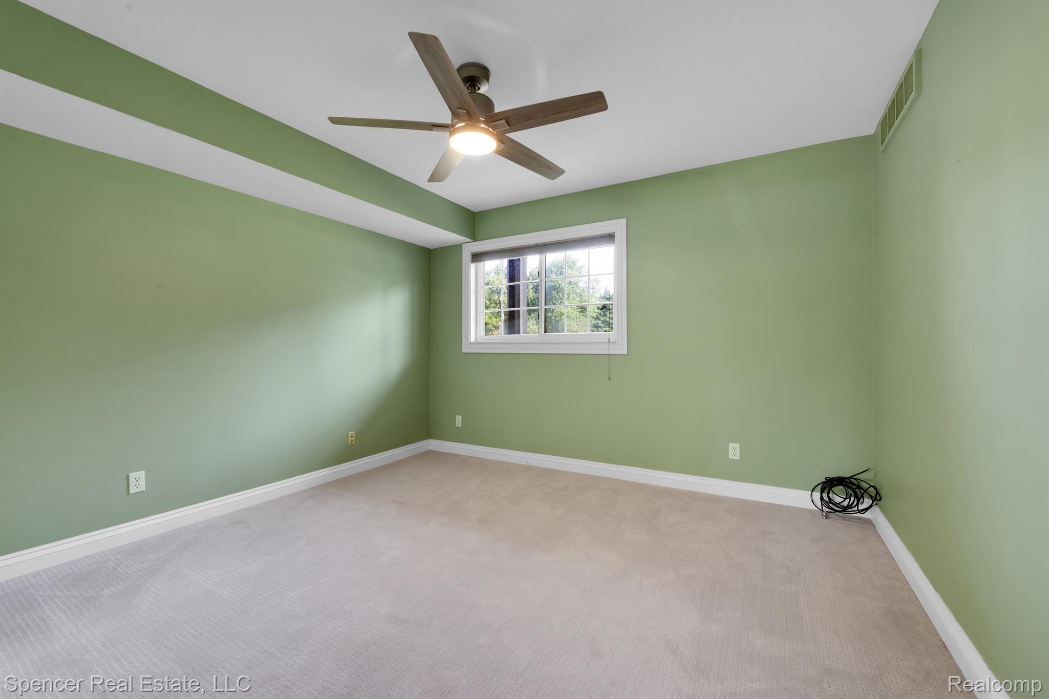 2311 Walton Blvd., Unit 29 Rochester, MI 48309 - Photo 11 of 21 Bedroom 2