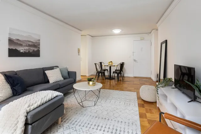 a picture of a park with a floor