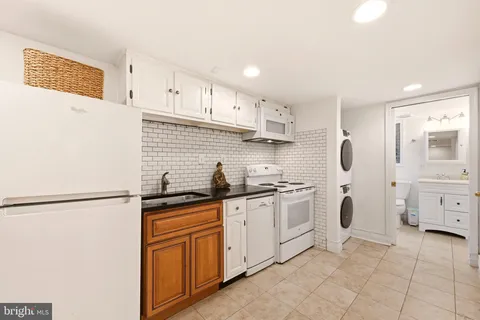 $835,000 | 459 Luray Place Northwest, Washington, DC 20010