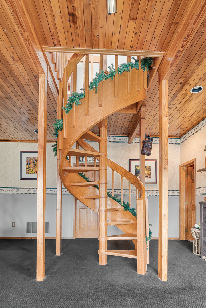 12300 River Road Plano, IL 60545 - Photo 13 of 25 a view of entryway