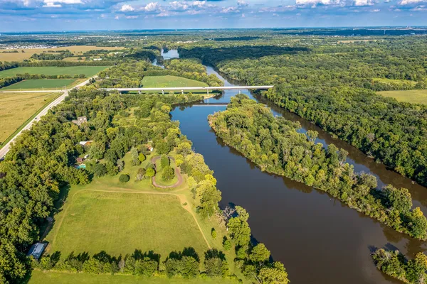 $2,999,999 | 12300 River Road, Plano, IL 60545