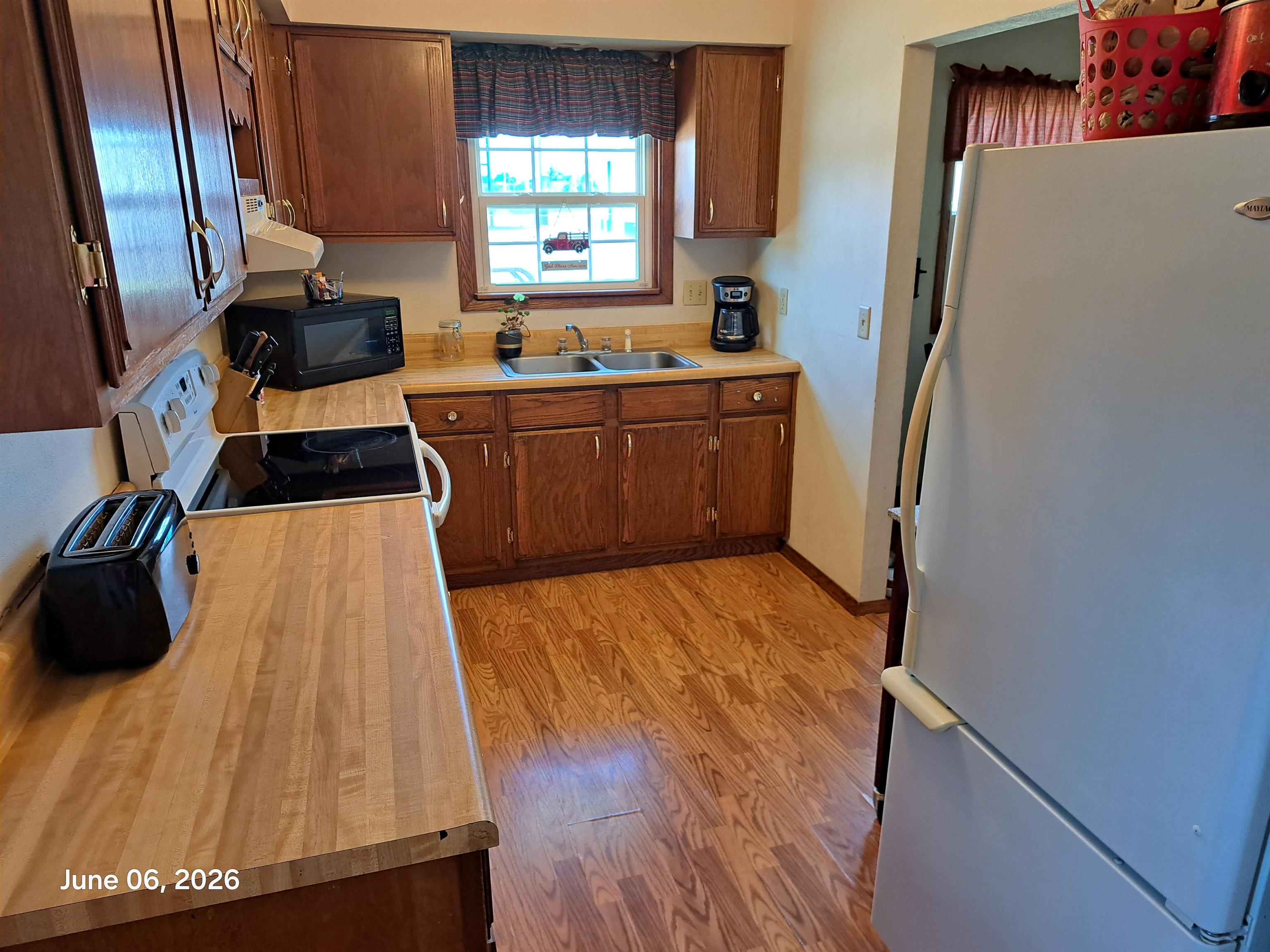 1121 Calder Street Menasha, WI 54952 - Photo 4 of 16