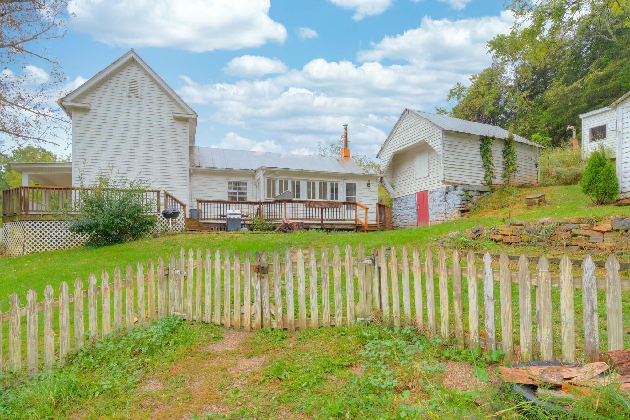 107 Lucas Road Newport, VA 24128 - Photo 2 of 53 Gallery Image 2