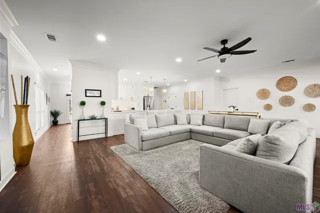 $450,000 | 13865 Parkway Drive, Denham Springs, LA 70726