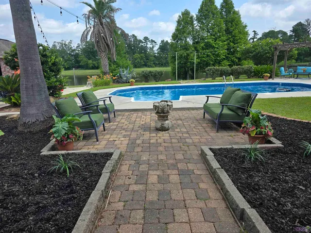 $450,000 | 13865 Parkway Drive, Denham Springs, LA 70726