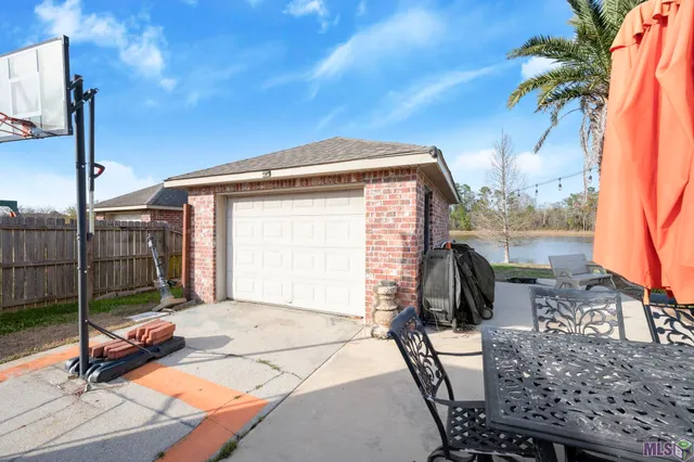 $450,000 | 13865 Parkway Drive, Denham Springs, LA 70726