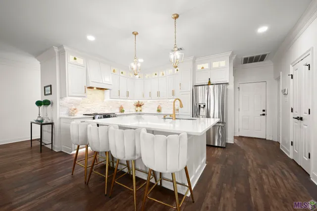 $450,000 | 13865 Parkway Drive, Denham Springs, LA 70726