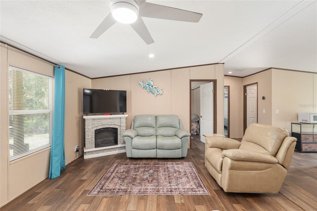 453 Old Hawthorne Road Hawthorne, FL 32640 - Photo 11 of 81