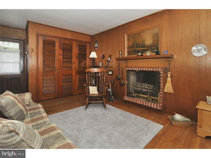 2084 Valley Road Jenkintown, PA 19046 - Photo 11 of 21 Den