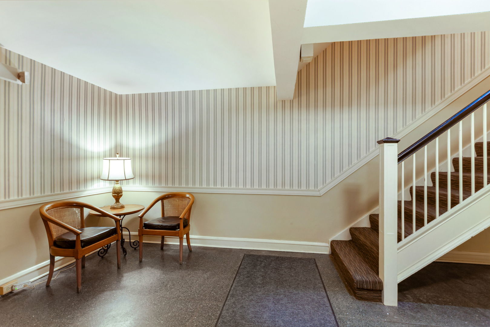734 Noyes Street, Unit O2 Evanston, IL 60201 - Photo 4 of 24 Gallery Image 4