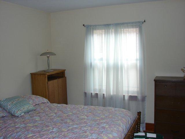2330 York Road Southwest Roanoke, VA 24015 - Photo 8 of 32 Bedroom 1