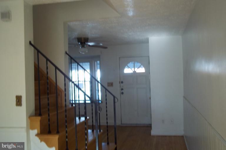 731 Middlesex Road Essex, MD 21221 - Photo 4 of 13 Interior (General)