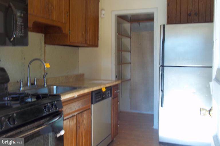 731 Middlesex Road Essex, MD 21221 - Photo 10 of 13 Kitchen