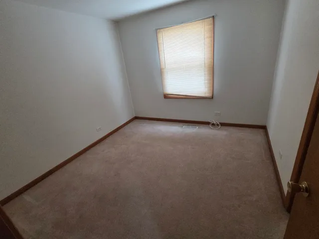 $2,100 | 1906 Beach Road, McHenry, IL 60050