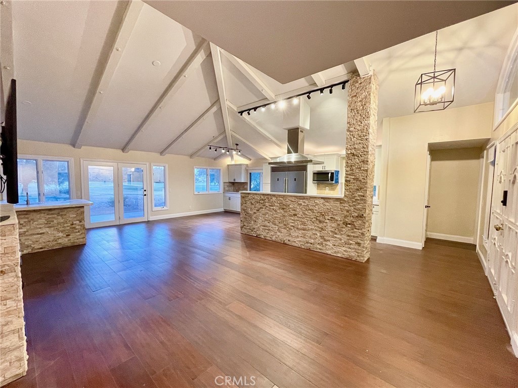 38194 Oaktree Loop Murrieta, CA 92562 - Photo 3 of 12