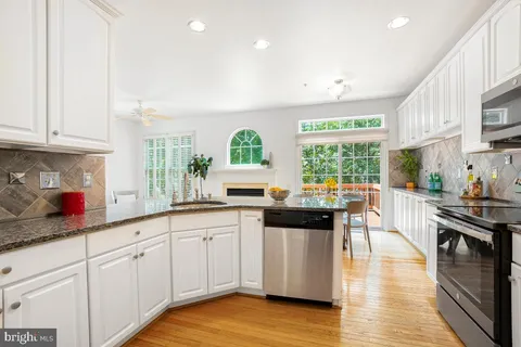 $939,900 | 11900 Bristol Manor Court, Unit 73, North Bethesda, MD 20852