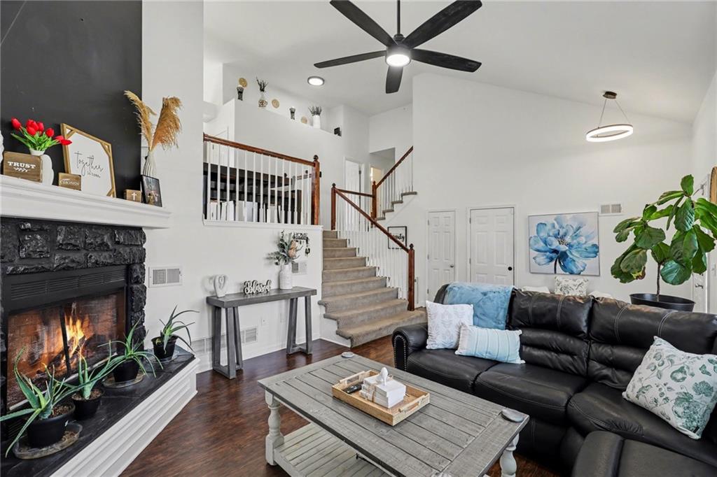 20515 West 220th Terrace Spring Hill, KS 66083 - Photo 2 of 22