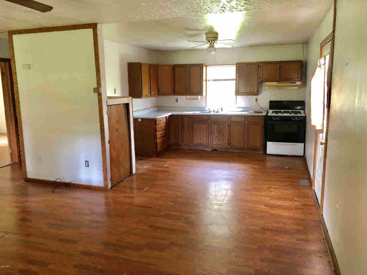 2279 South Thompsonville Road Thompsonville, IL 62890 - Photo 6 of 12