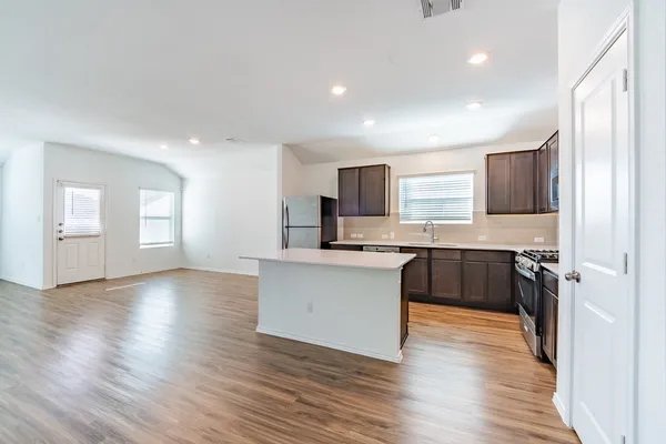 $2,050 | 322 Arnage Drive, Hutto, TX 78634