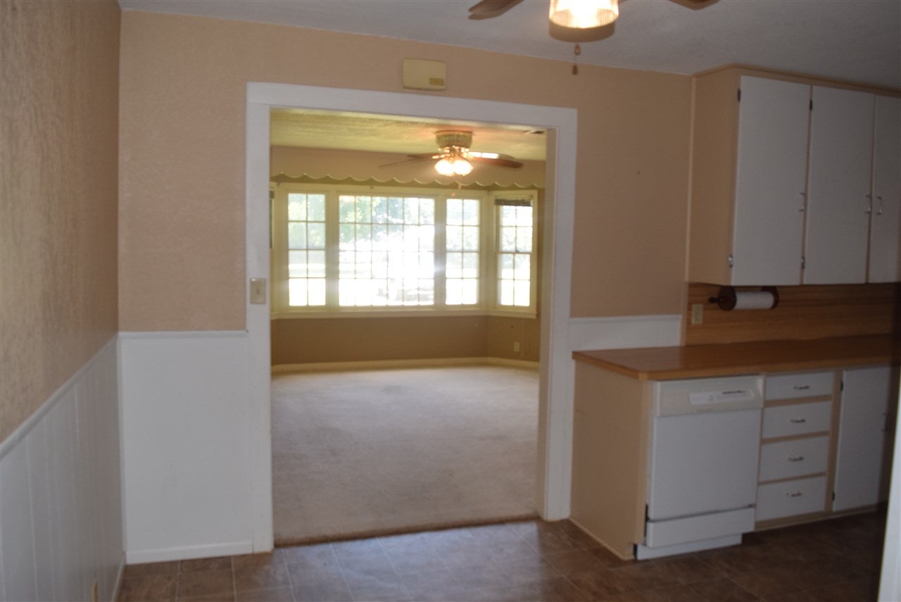 806 Locust Street Perry, OK 73077 - Photo 3 of 20 Gallery Image 3
