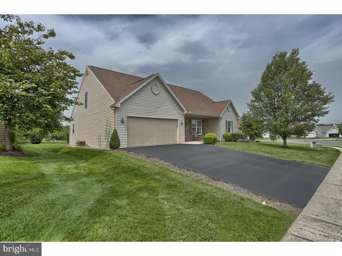114 Day Lily Drive Sinking Spring, PA 19608 - Photo 4 of 25