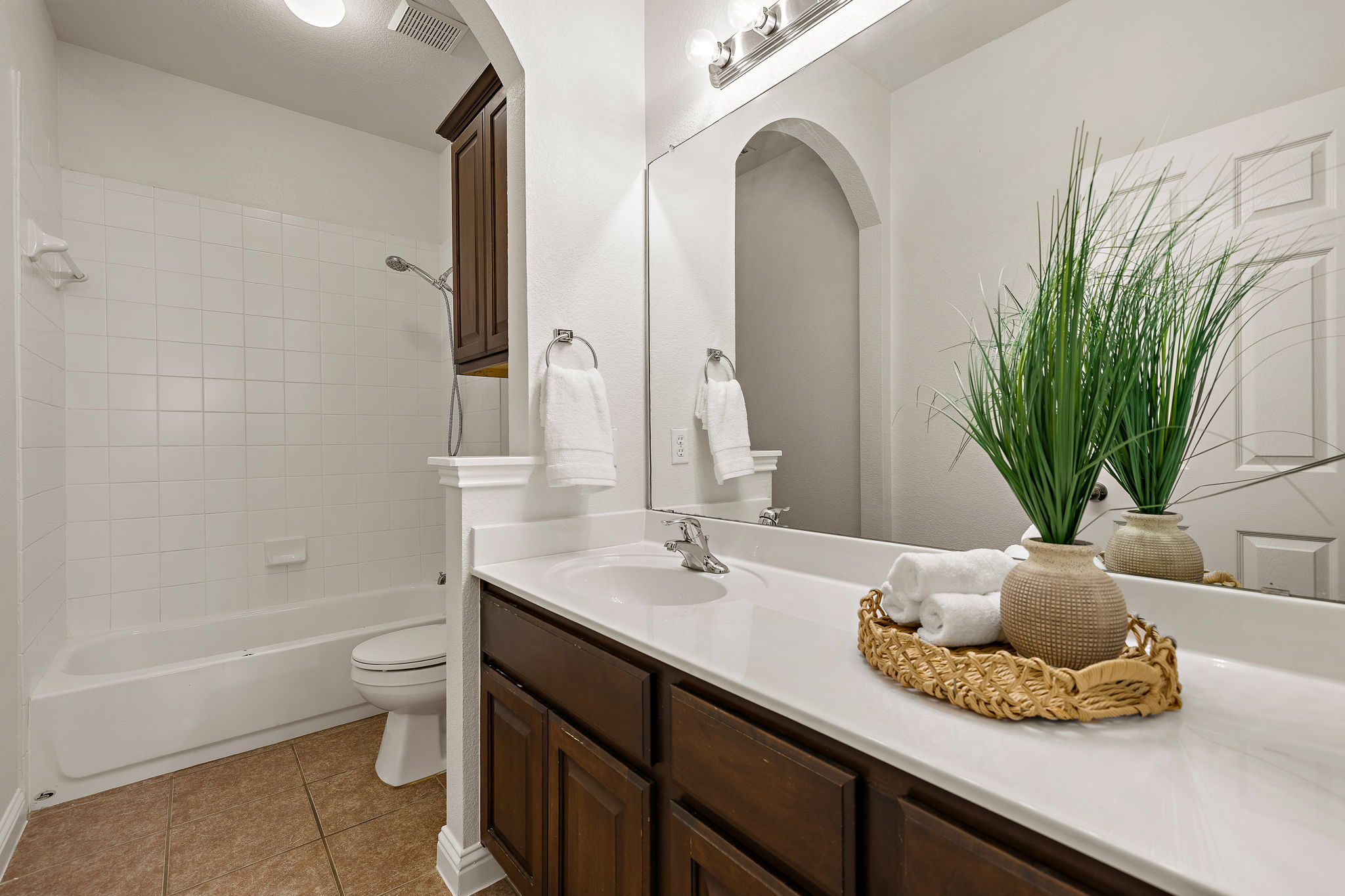 1115 Canyon Maple Road Pflugerville, TX 78660 - Photo 25 of 34 Well-appointed full bathroom