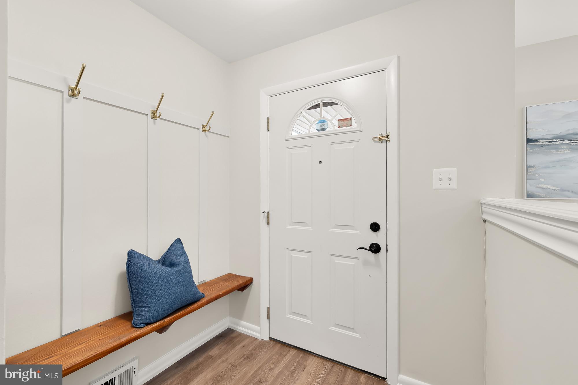 7433 Grace Street Springfield, VA 22150 - Photo 3 of 44