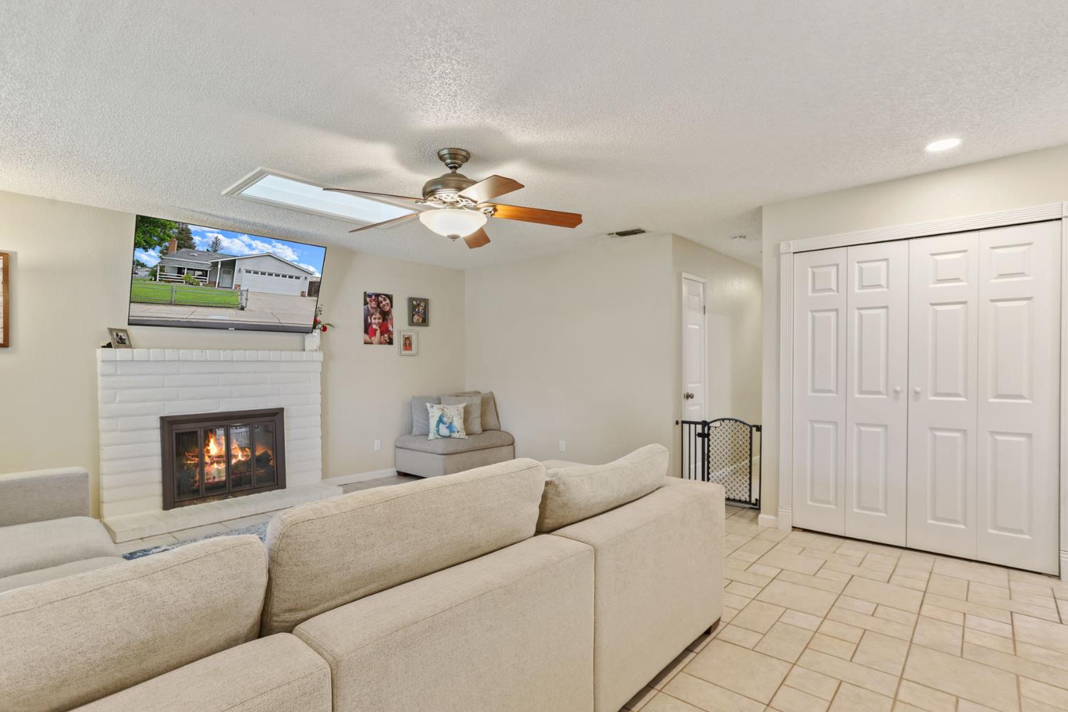 757 Clemens Court Ripon, CA 95366 - Photo 5 of 34