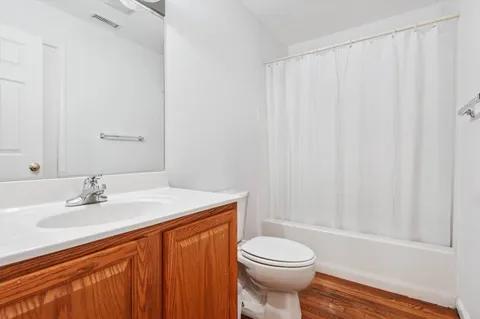 $2,900,000 | 484 North Magee Street, Southampton, NY 11968