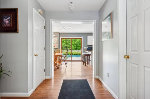 $2,900,000 | 484 North Magee Street, Southampton, NY 11968