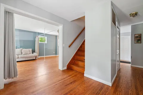 $2,900,000 | 484 North Magee Street, Southampton, NY 11968