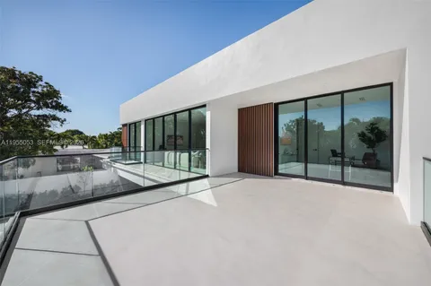 $7,700,000 | 30 Samana Drive, Coconut Grove, FL 33133