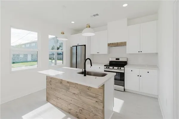 $409,900 | 3410-12 Montesquieu Street, Chalmette, LA 70043