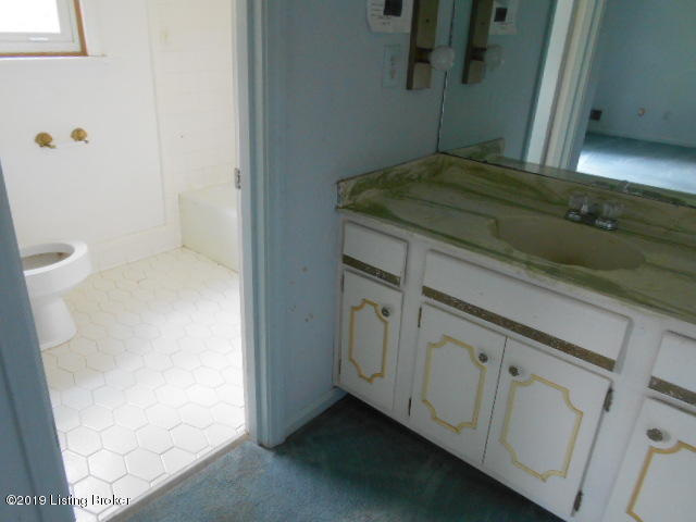5503 Hidden Road Louisville, KY 40291 - Photo 16 of 16 Master bath