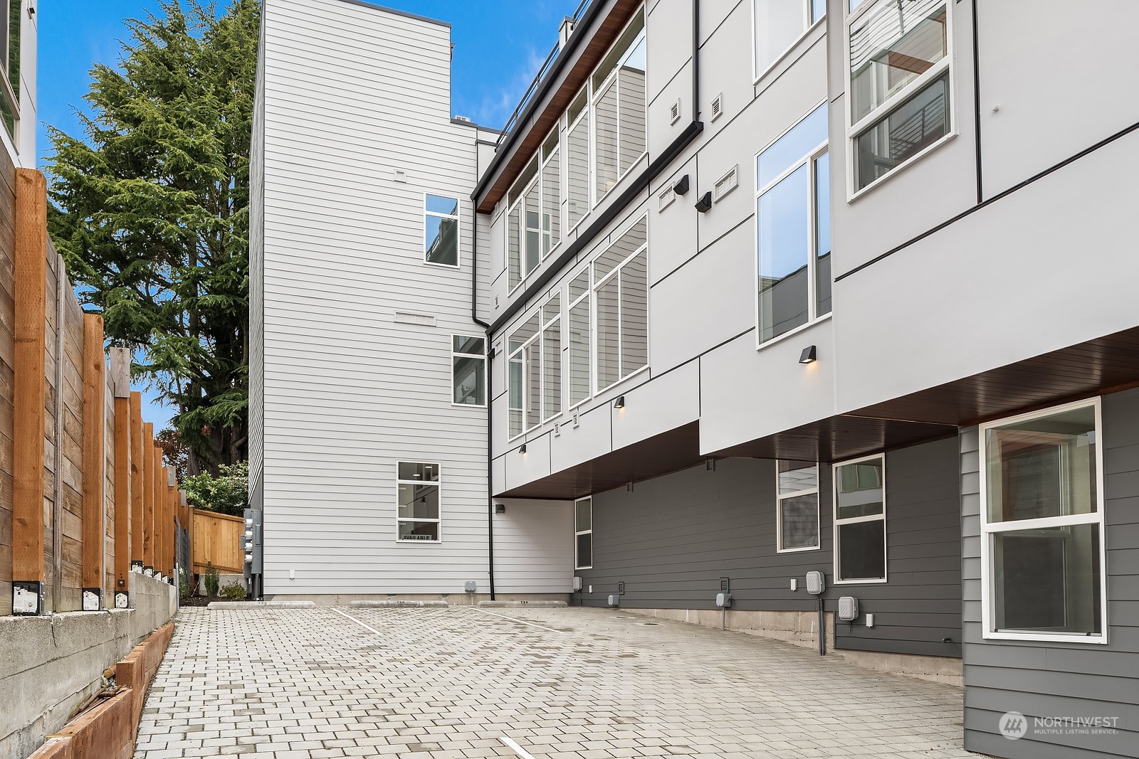730 North Allen Place Seattle, WA 98103 - Photo 18 of 22 Gallery Image 18