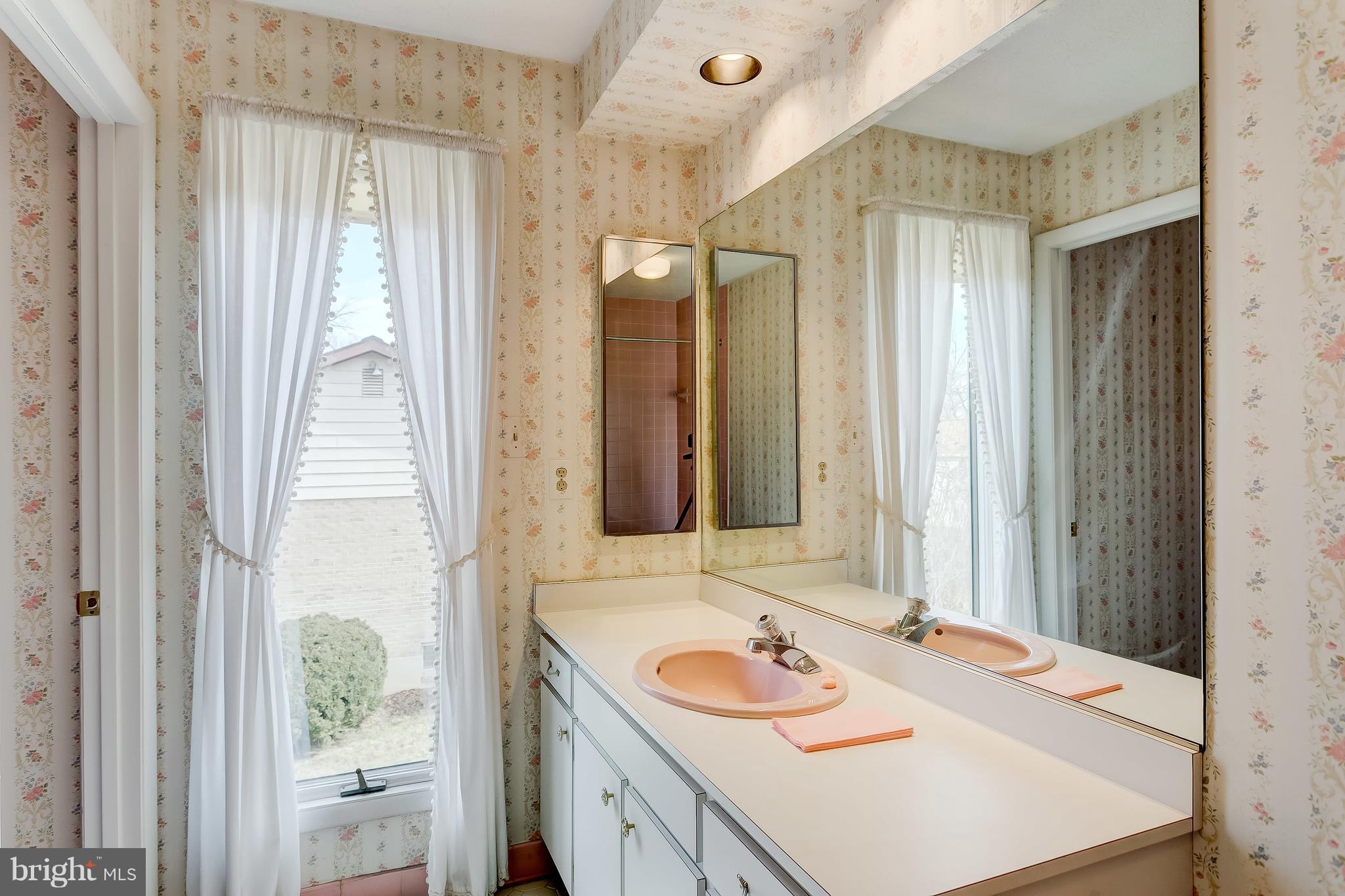 2400 Perring Woods Road Baltimore, MD 21234 - Photo 17 of 30 Large Master Bathroom