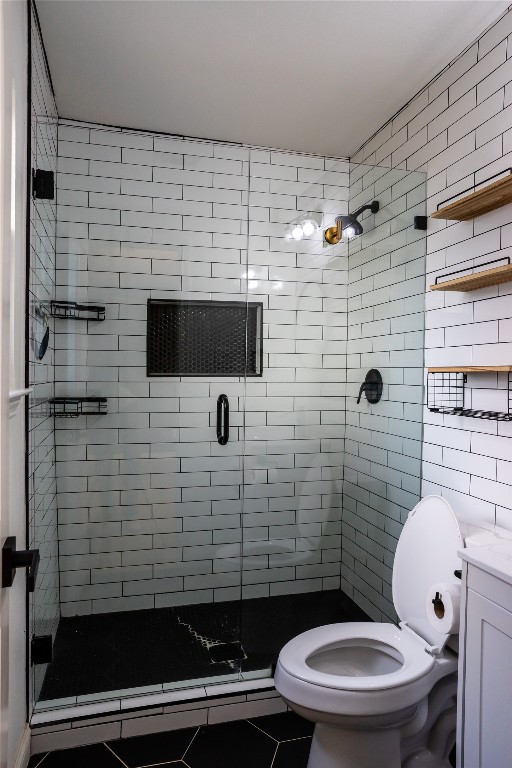 9828 Briar Ridge Drive Austin, TX 78748 - Photo 9 of 17 Full bathroom with walk in shower.