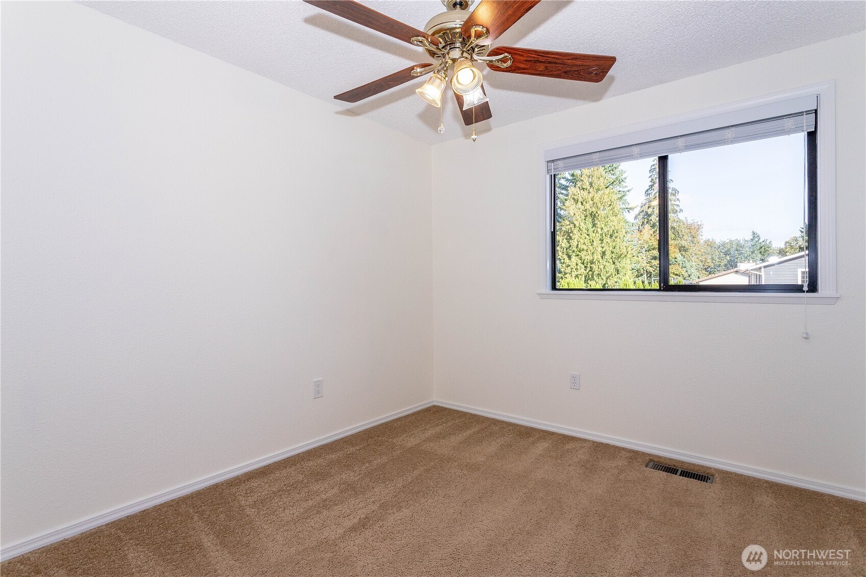 3327 Southeast 17th Street Renton, WA 98058 - Photo 21 of 38 Gallery Image 21