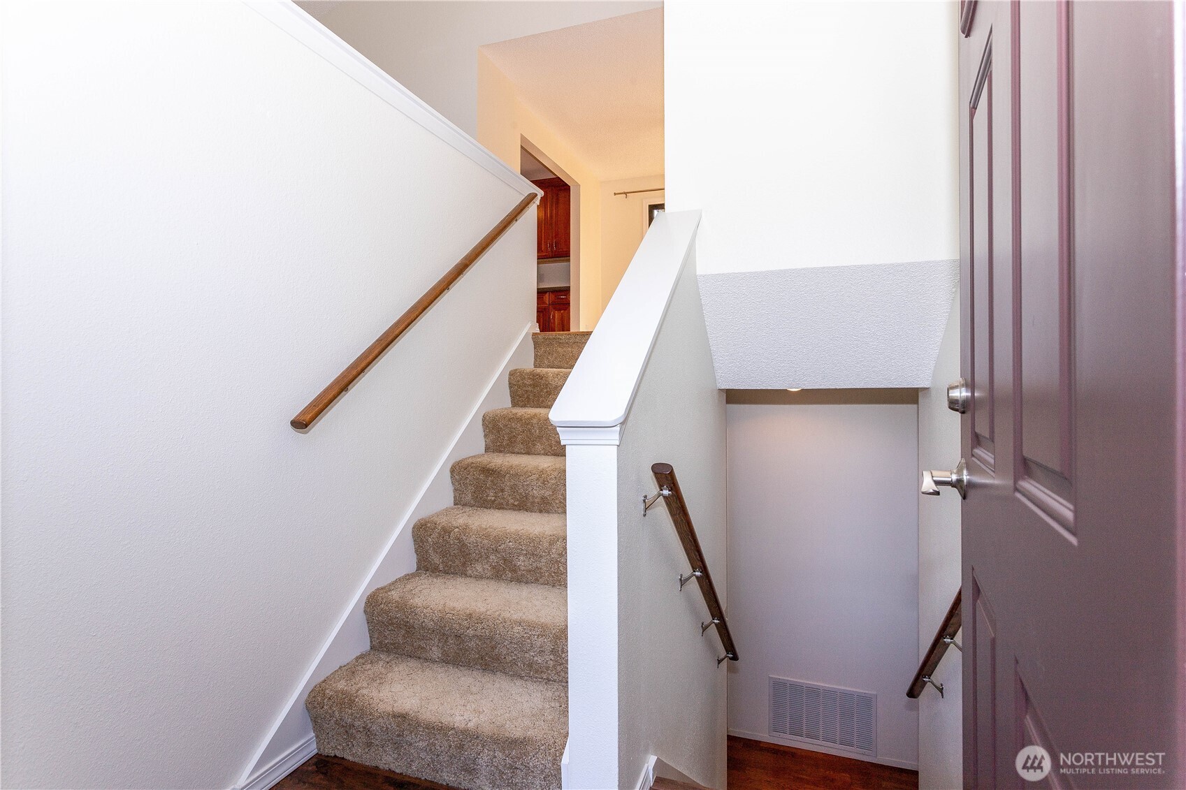 3327 Southeast 17th Street Renton, WA 98058 - Photo 4 of 38 Gallery Image 4