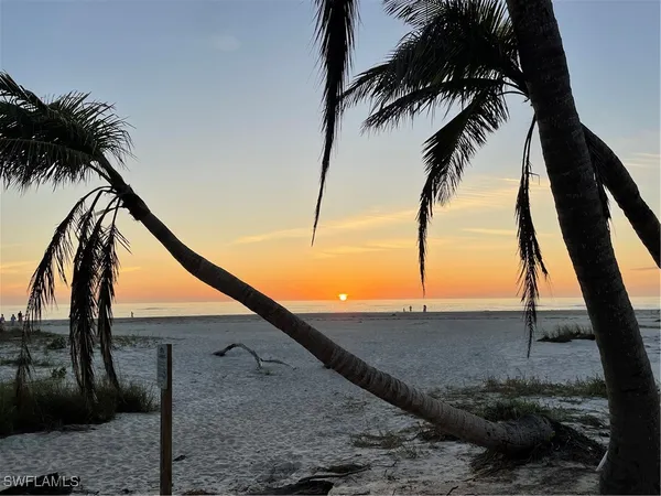 $549,900 | 121 Swallow Drive, Captiva, FL 33924
