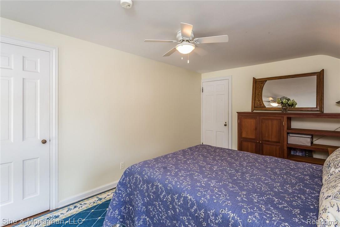 214 Merriweather Road Grosse Pointe, MI 48236 - Photo 43 of 85 046-Bedroom-4153006-medium.jpg