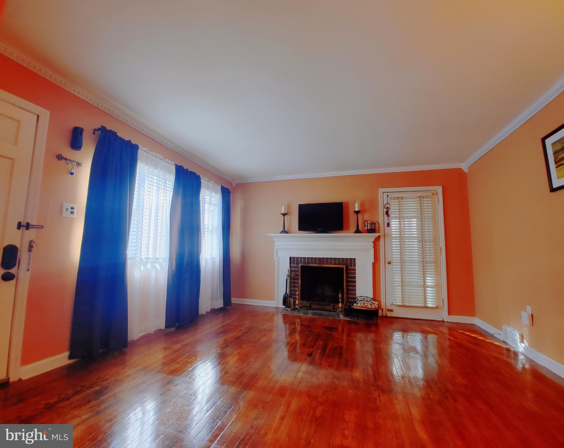 21 Ridgley Street Mount Holly, NJ 08060 - Photo 2 of 17