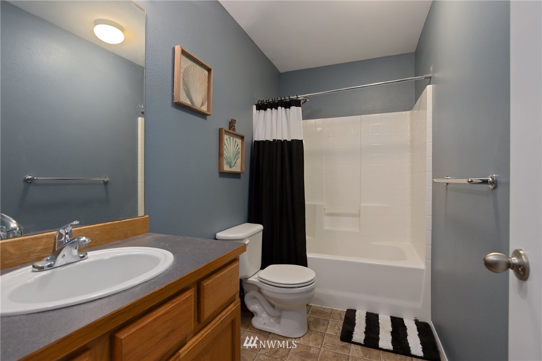 2276 Wallace Loop DuPont, WA 98327 - Photo 17 of 26