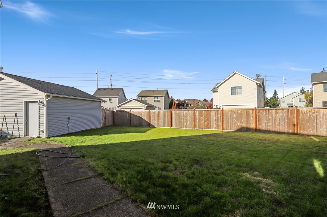 2276 Wallace Loop DuPont, WA 98327 - Photo 20 of 26