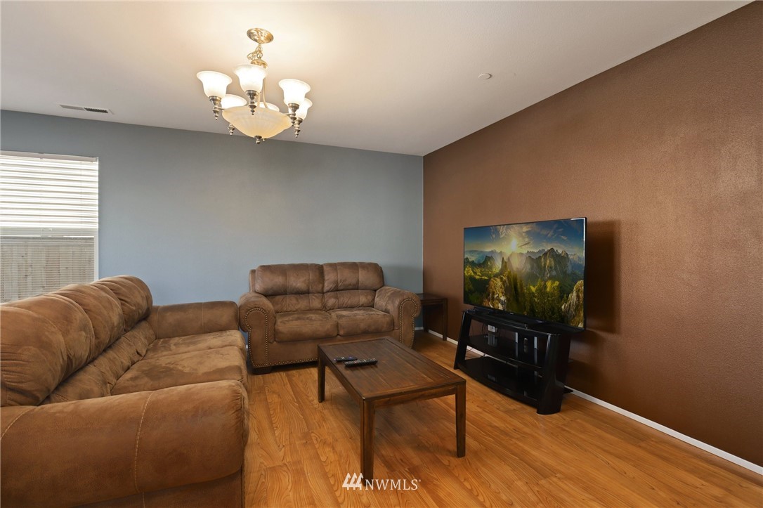 2276 Wallace Loop DuPont, WA 98327 - Photo 3 of 26