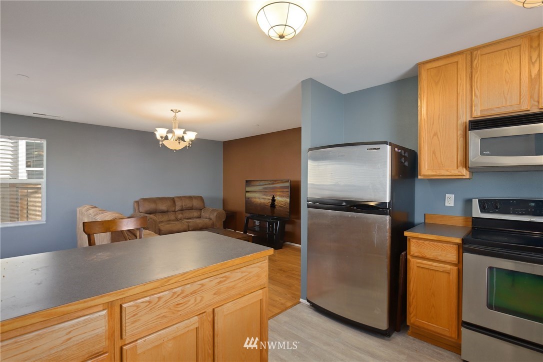 2276 Wallace Loop DuPont, WA 98327 - Photo 6 of 26